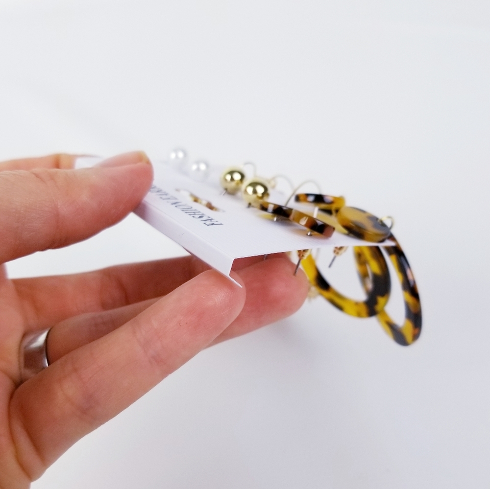 6 Pairs of Earrings Set Resin Pearls Hoops… - Picture 5 of 5